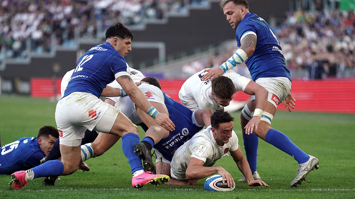 Alex Mitchell scores a try for England against Italy in 2024 Six Nations