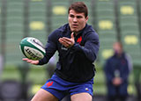 Antoine Dupont warms up before Ireland v France match in 2021 Six Nations