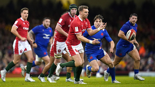 Dan Biggar passes the ball during Wales v France match in 2022 Six Nations