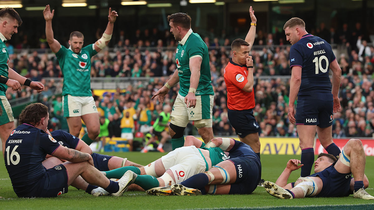 Darragh Murray scores a try for Ireland v Scotland during 2026 Six Nations