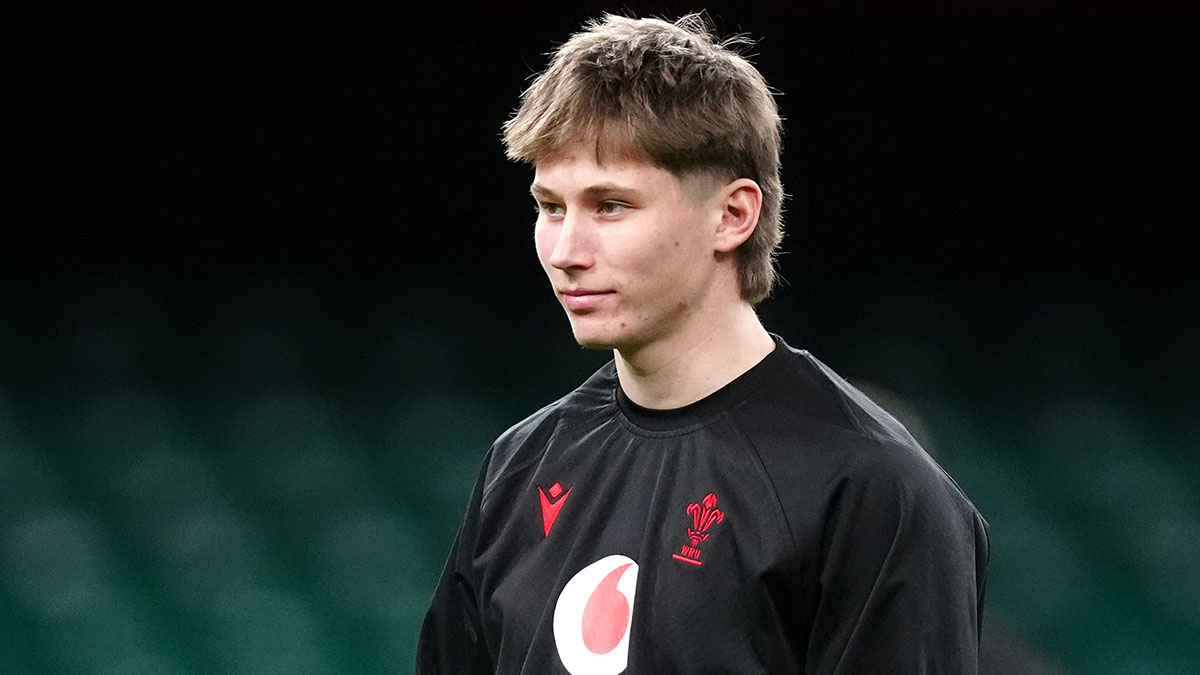 Ellis Mee during Wales training session in 2025 Six Nations