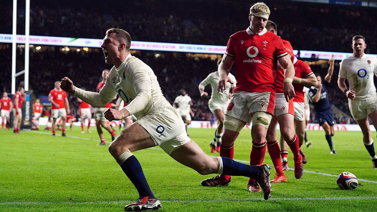 Fraser Dingwall celebrates a try for England v Wales in 2024 Six Nations