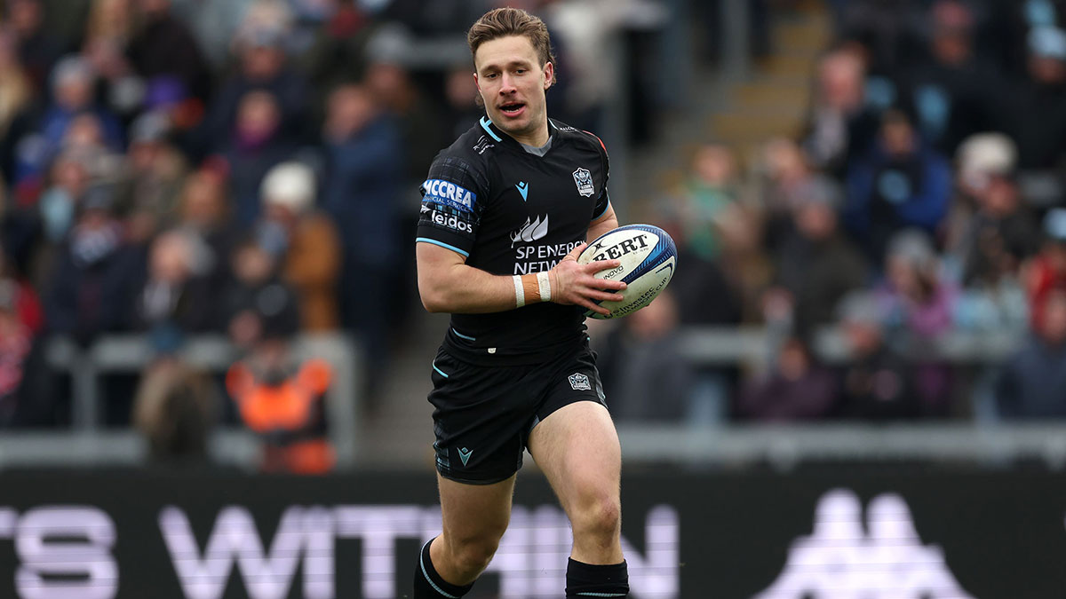 Kyle Rowe in action for Glasgow Warriors