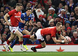 Liam Williams scores for Wales against France in Six Nations