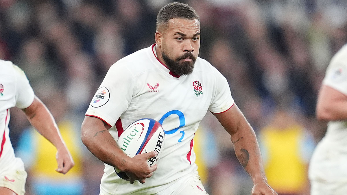 Ollie Lawrence in action for England v Fiji during 2025 Autumn Internationals