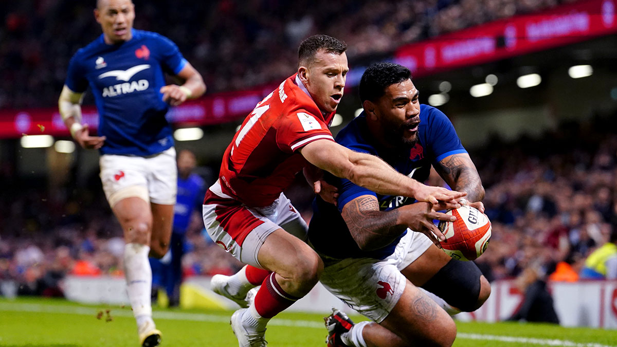Romain Taofifenua scores a try for France against Wales in 2024 Six Nations