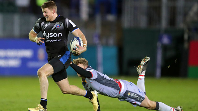 Ruaridh McConnochie in action for Bath Rugby v Scarlets