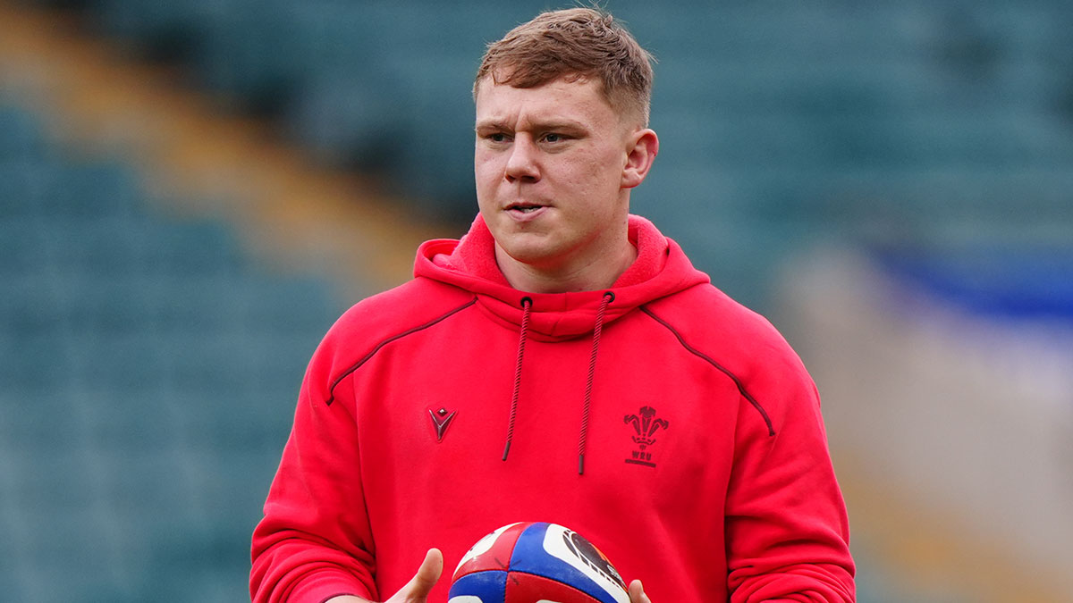 Sam Costelow during a kicking session as Twickenham during 2026 Six Nations